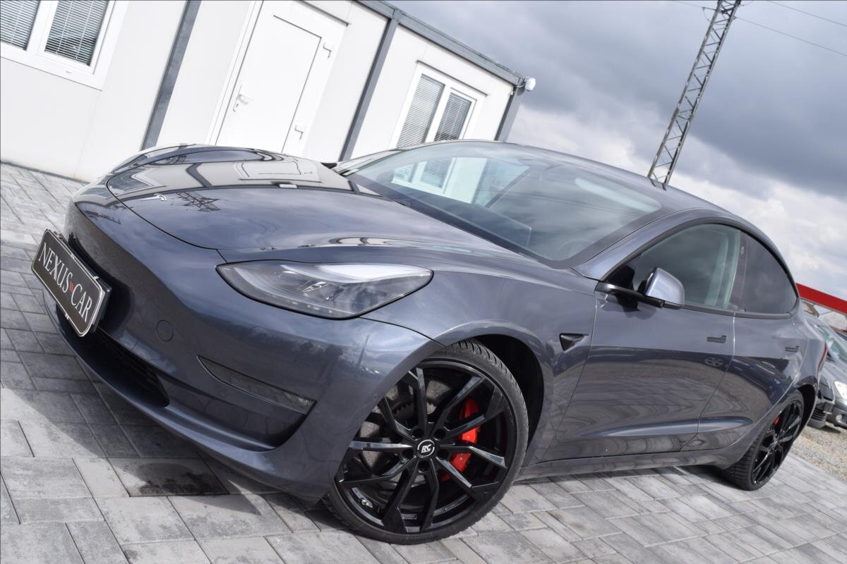 Tesla Model 3 Sedan / Limuzína 0,0 377 kw
