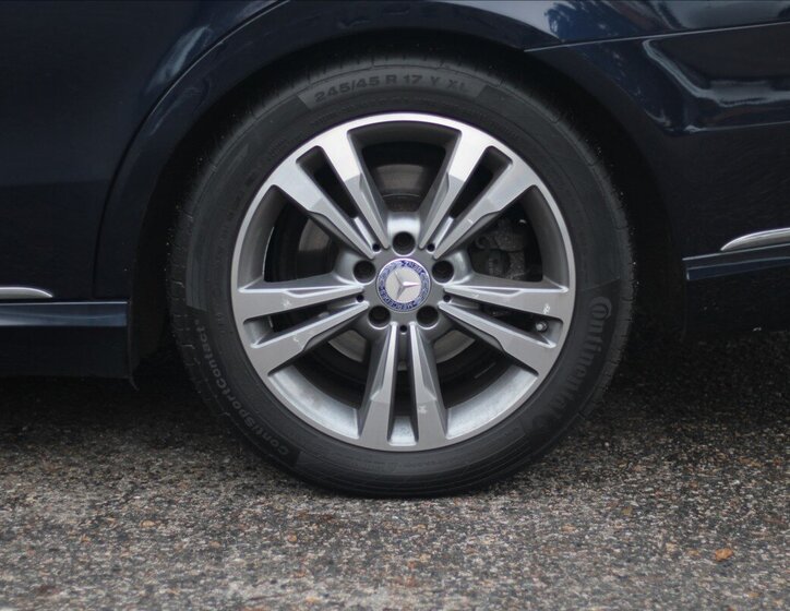 Mercedes-Benz Třídy E 9