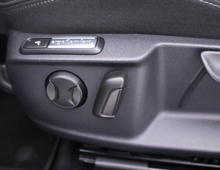 Volkswagen Passat Kombi 2,0 l 110 kw