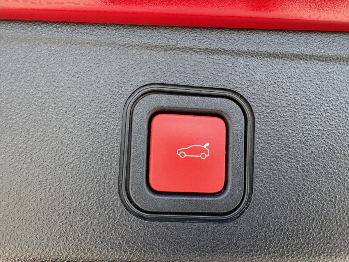 Jeep Avenger Sedan / Limuzína 1,2 l 74 kw