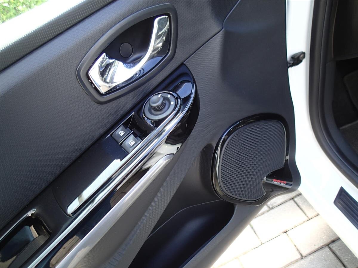 Renault Clio Hatchback 1,1 l 54 kw