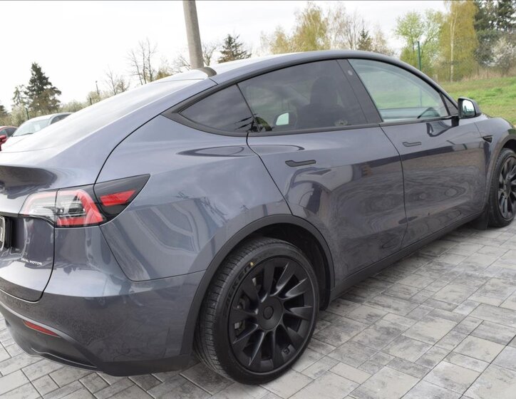 Tesla Model Y SUV / Terénní 0,0 378 kw