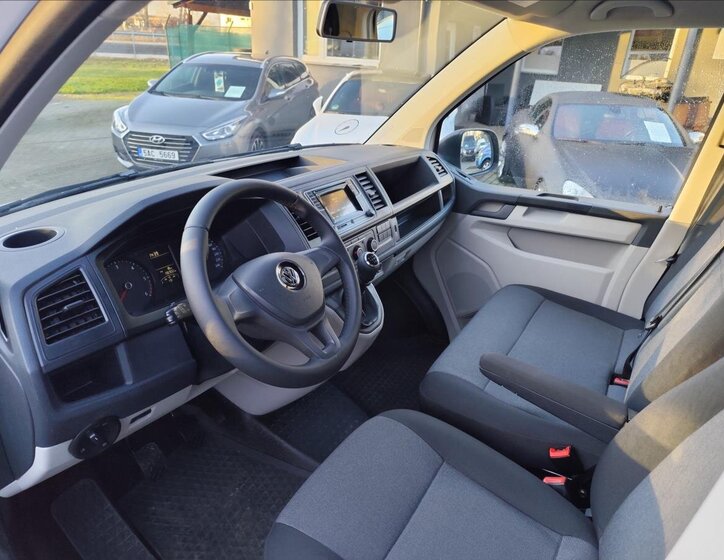 Volkswagen Transporter 12