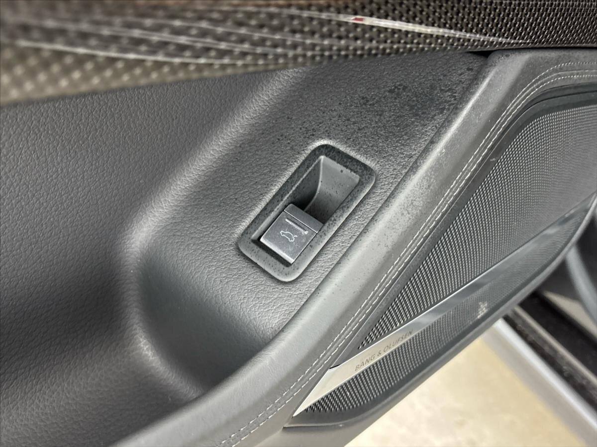 Audi S8 Sedan / Limuzína 4,0 l 420 kw