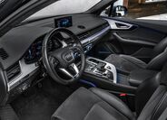 Audi Q7 11