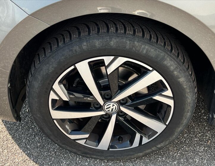 Volkswagen Polo Hatchback 999,0 85 kw