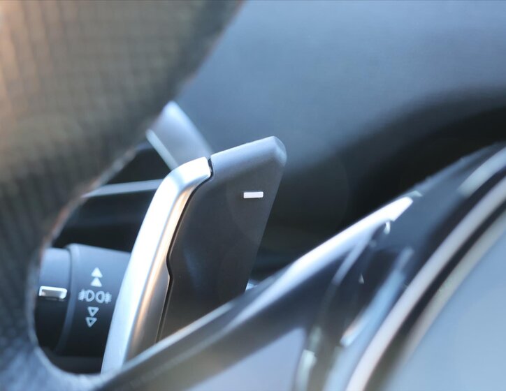 Peugeot 5008 SUV 1,6 l 133 kw