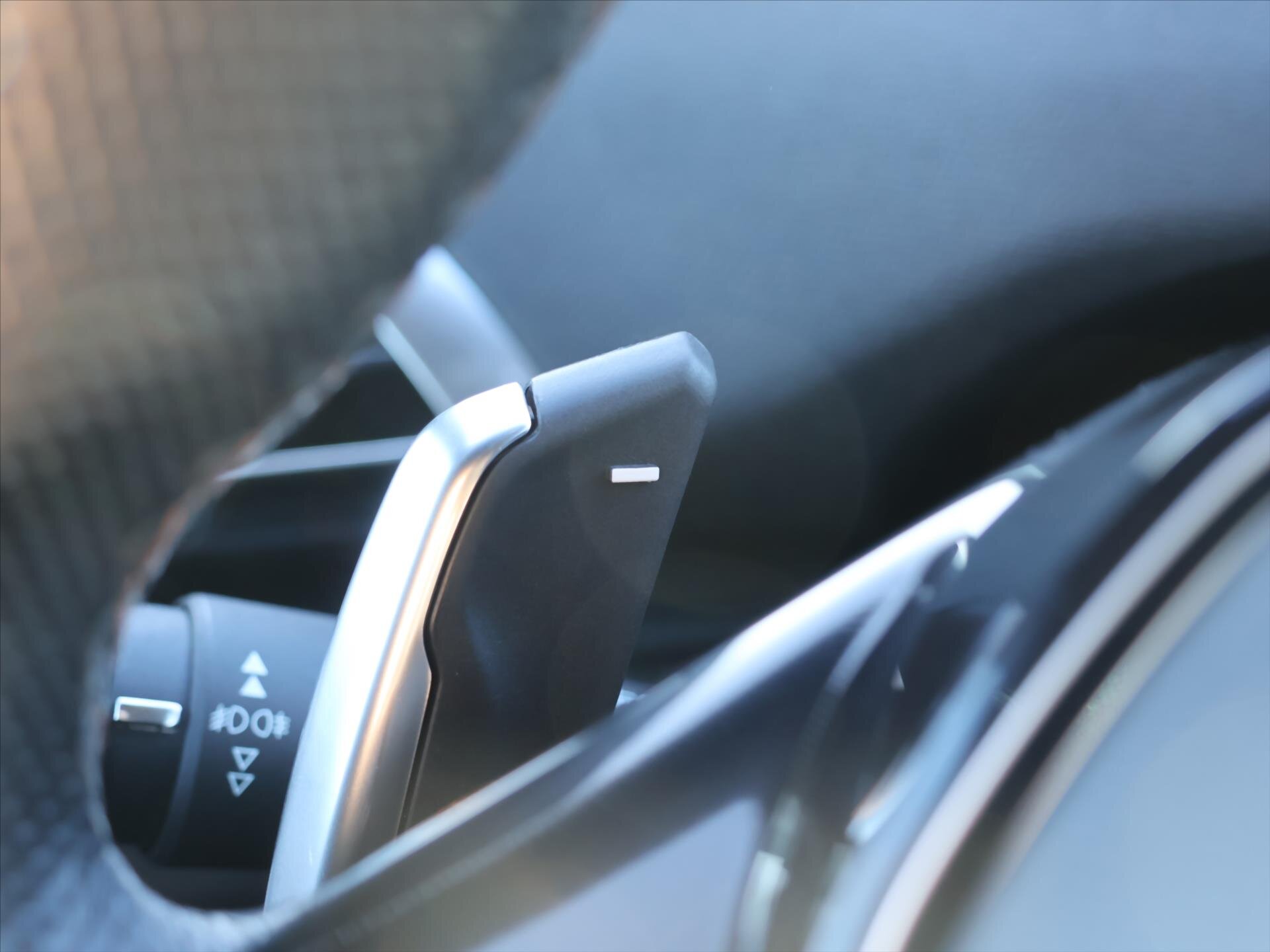 Peugeot 5008 SUV 1,6 l 133 kw