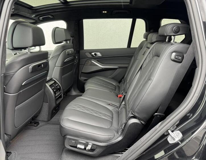 BMW X7 7