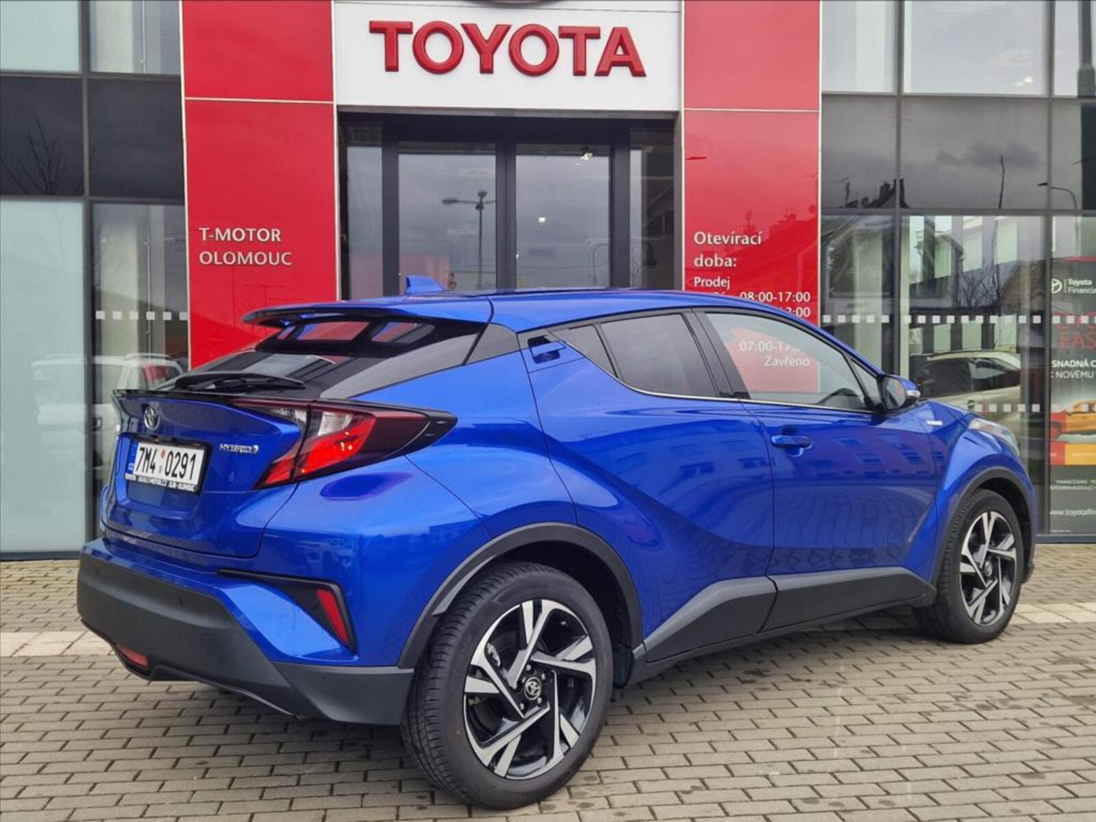 Toyota C-HR 4