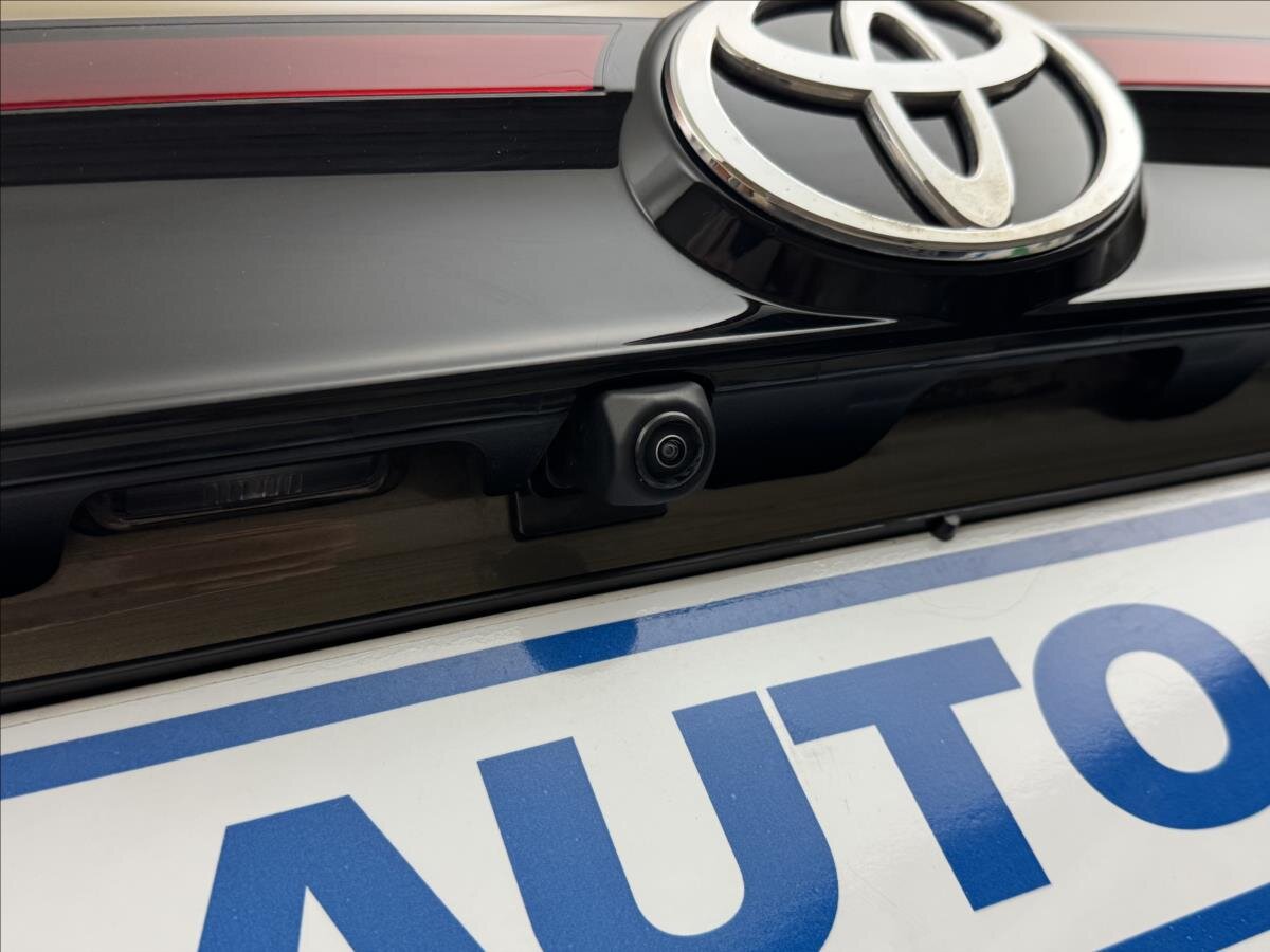 Toyota Yaris Cross SUV 1,5 l 96 kw