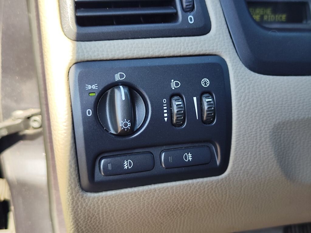 Volvo XC70 Kombi 2,4 l 120 kw