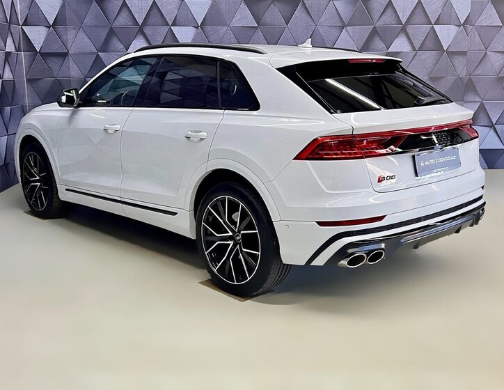 Audi SQ8 SUV 4,0 l 373 kw
