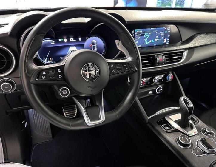 Alfa Romeo Stelvio 17