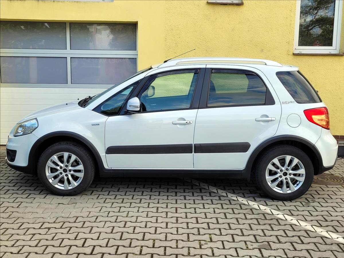 Suzuki SX4 Hatchback 2,0 l 99 kw