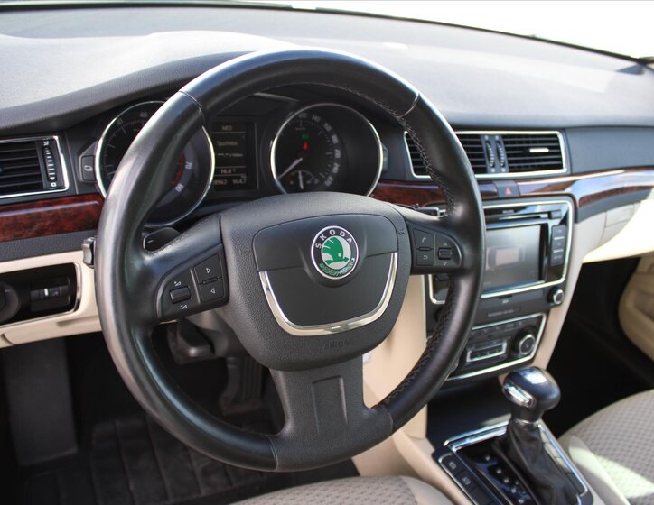 Škoda Superb 15
