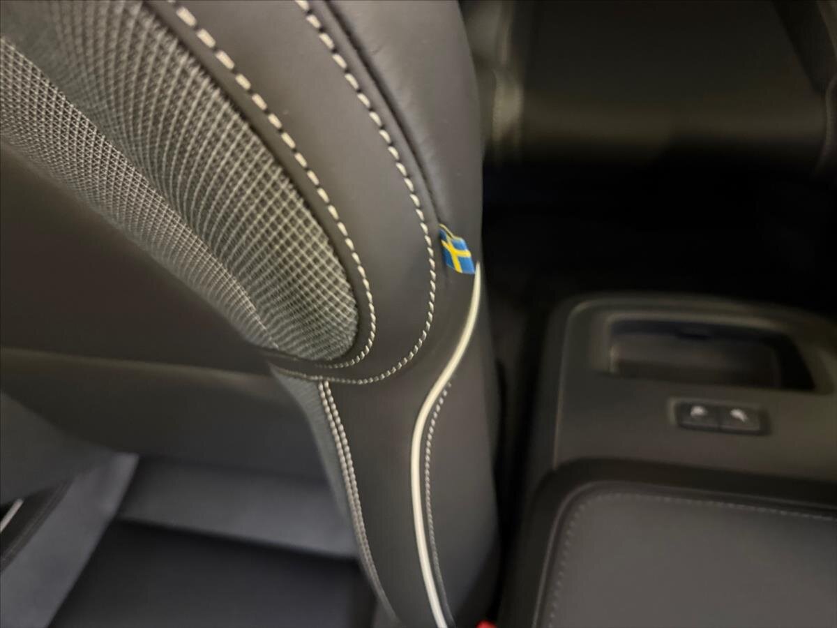 Volvo XC60 SUV / Terénní 2,0 l 184 kw