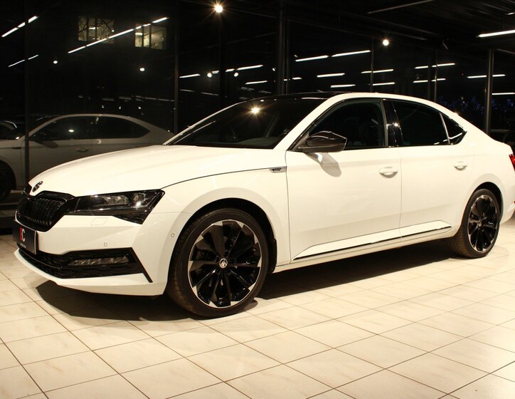 Škoda Superb Liftback 1,4 l 160 kw
