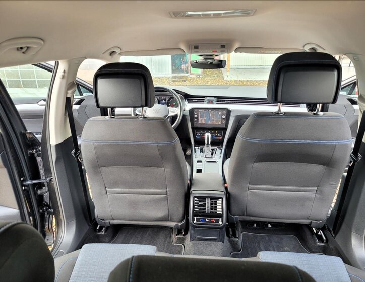 Volkswagen Passat Kombi 1,4 l 160 kw