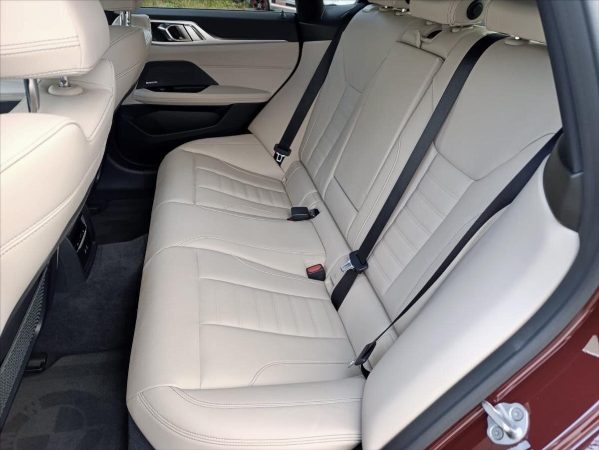 BMW i4 Sedan / Limuzína 0,0 400 kw