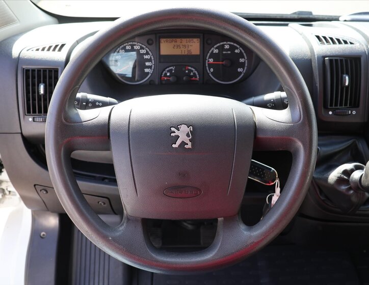 Peugeot Boxer Valník 2,2 l 88 kw