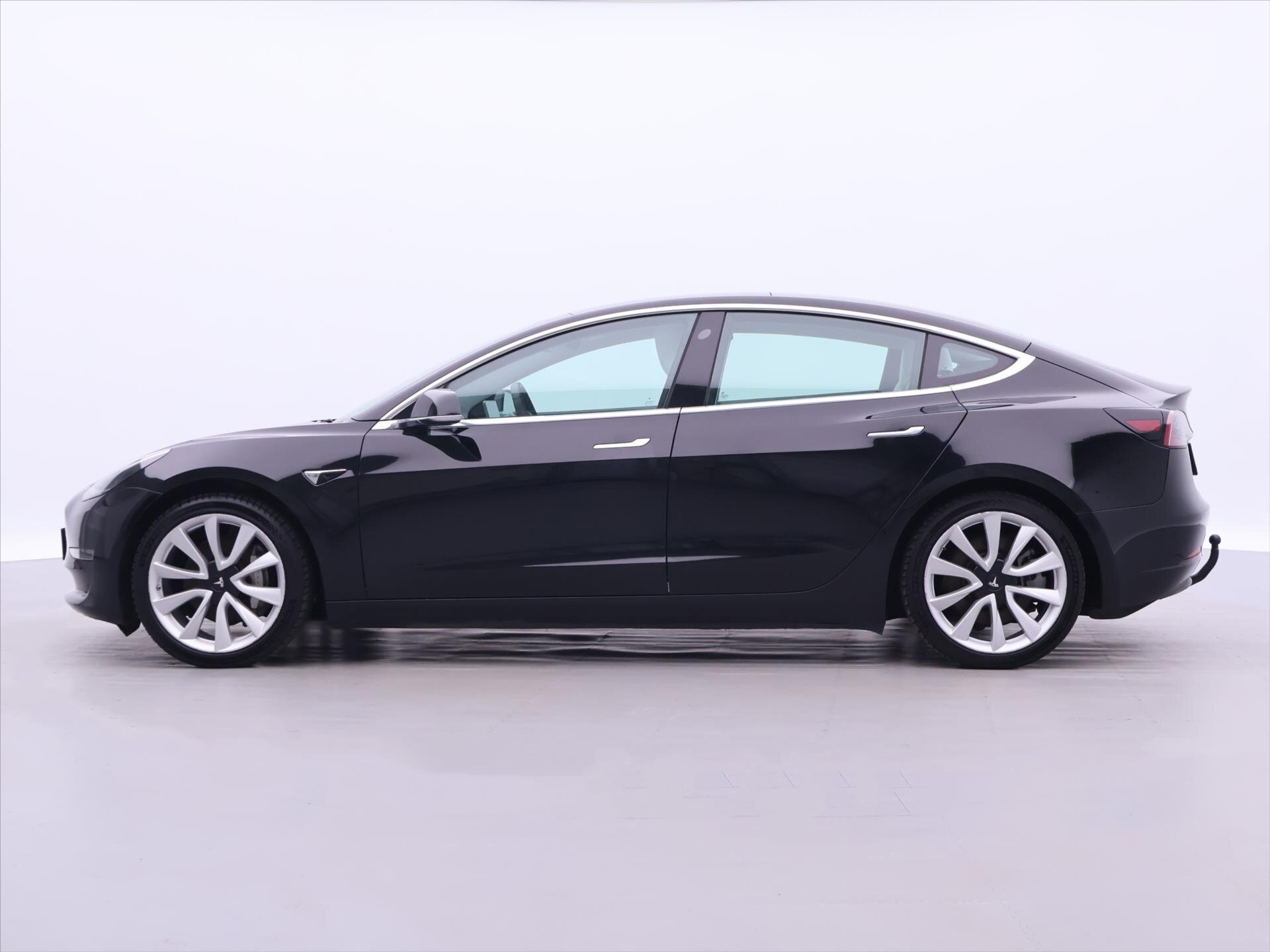Tesla Model 3 Sedan 0,0 350 kw