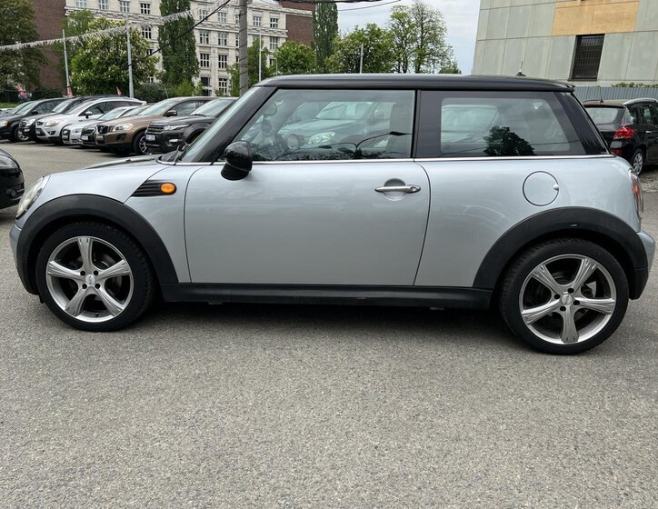 Mini Cooper Hatchback 1,6 l 88 kw