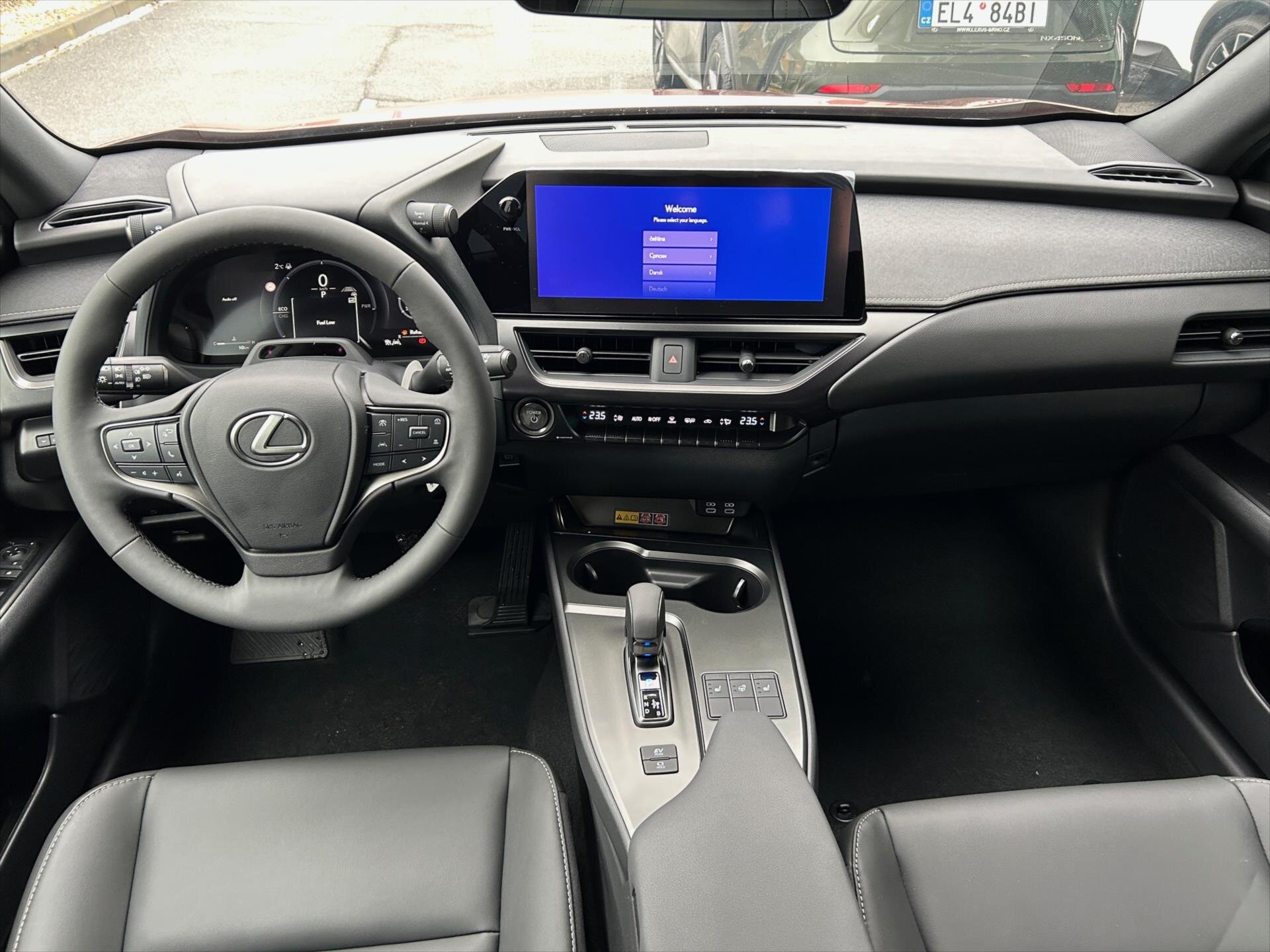 Lexus UX 300h SUV / Terénní 2,0 l 135 kw