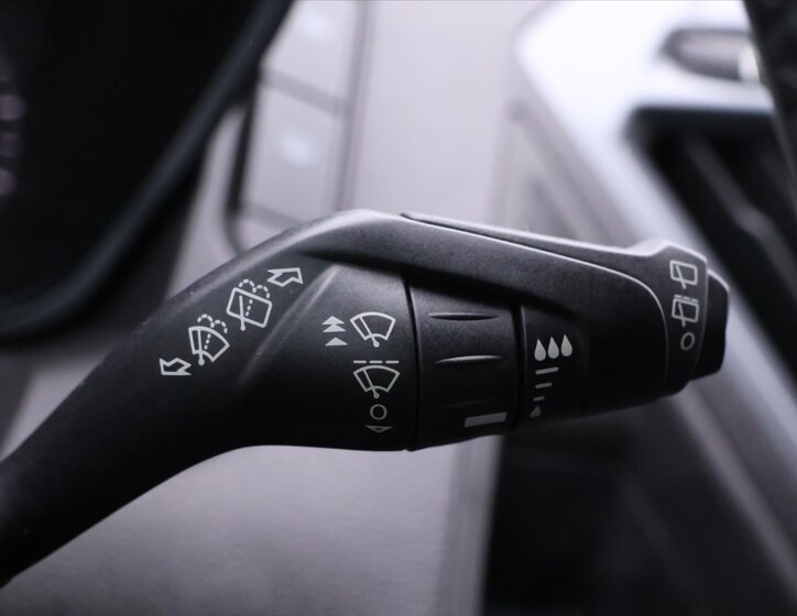 Ford Tourneo Custom MPV 2,2 l 114 kw