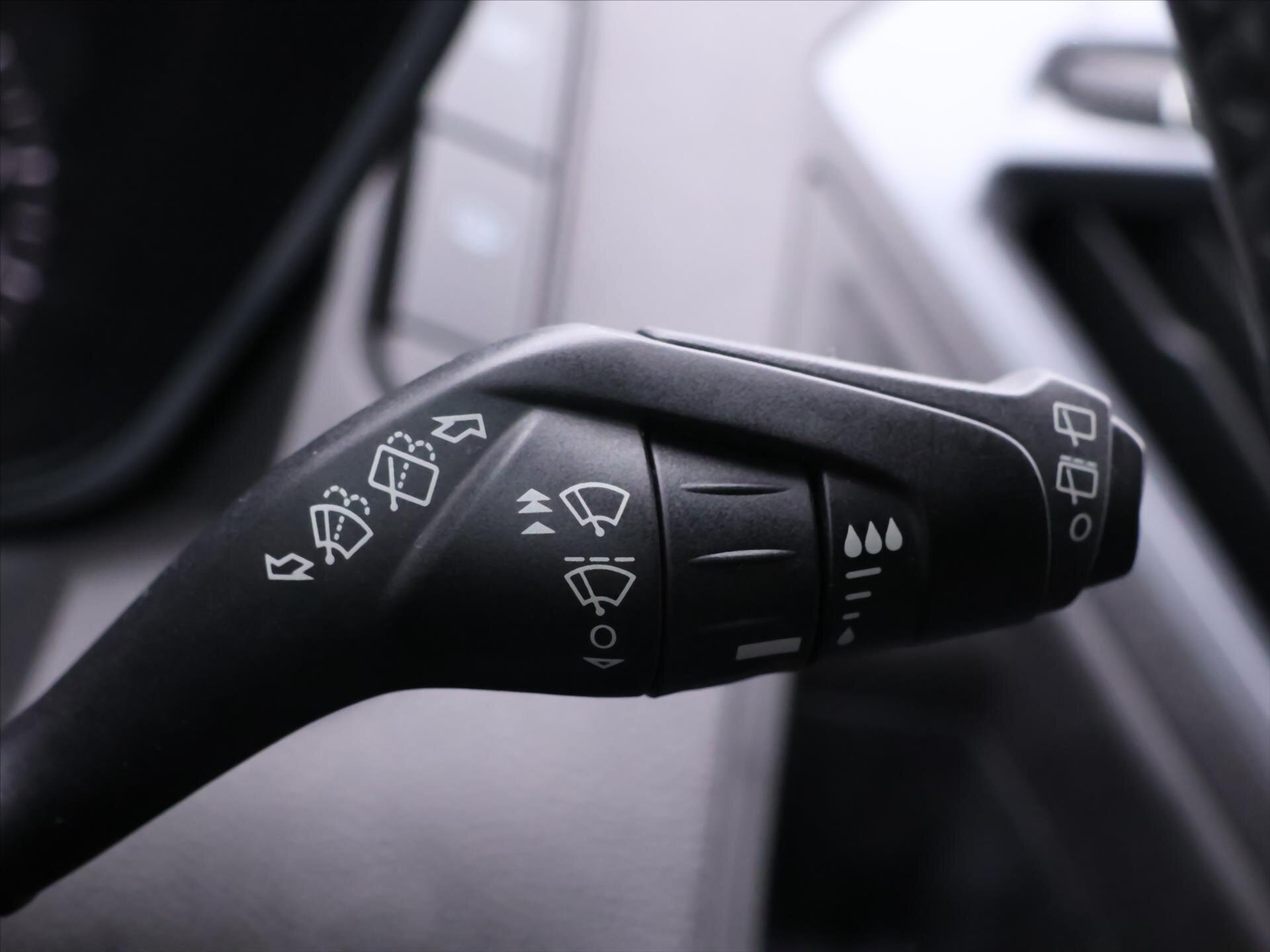 Ford Tourneo Custom MPV 2,2 l 114 kw