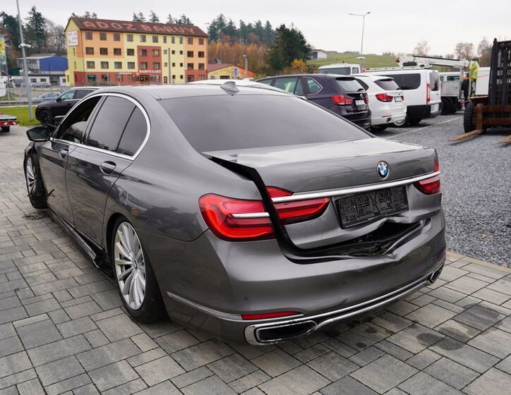 BMW Řada 7 4