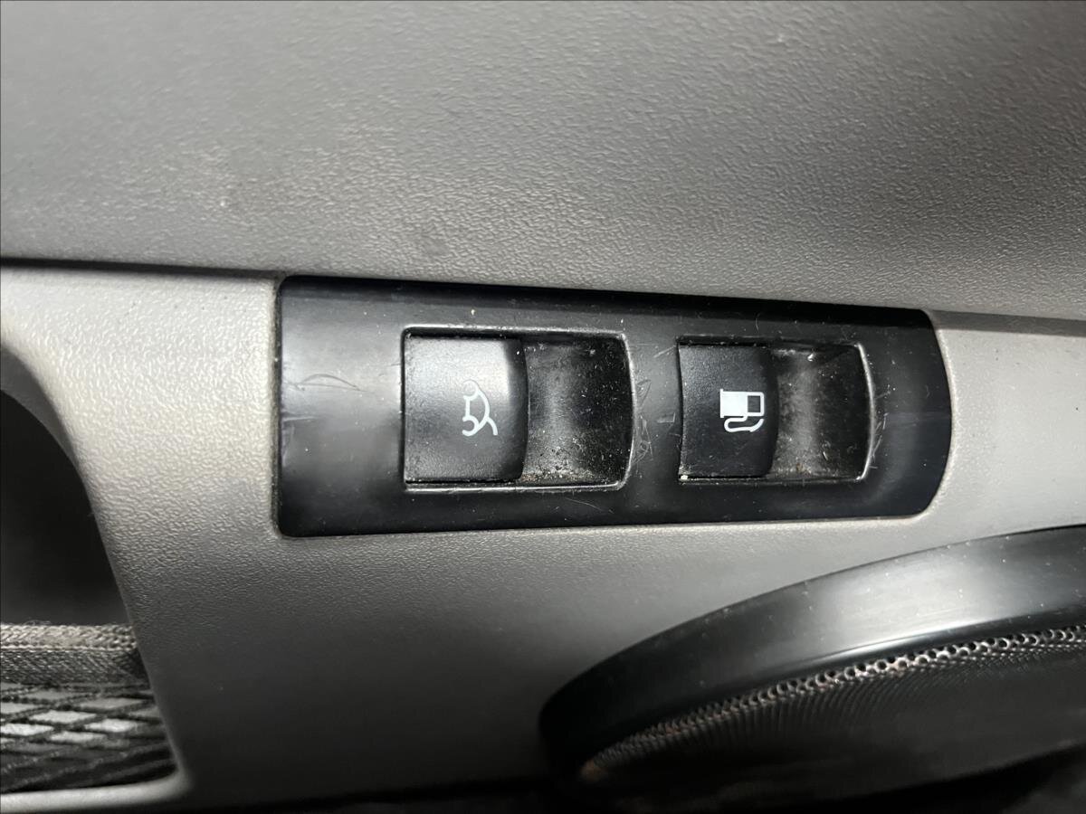 Volkswagen New Beetle Hatchback 1,6 l 74 kw