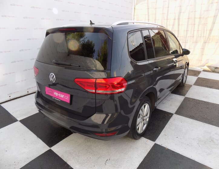 Volkswagen Touran 7