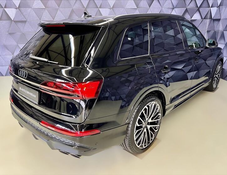 Audi SQ7 6