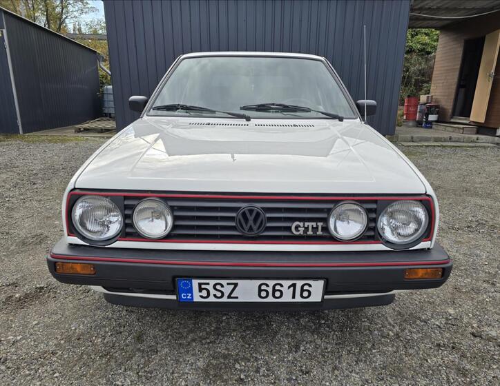 Volkswagen Golf 2