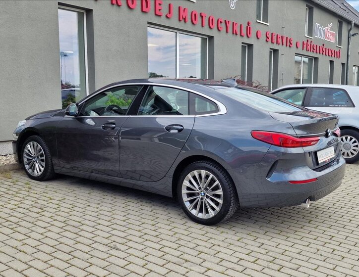 BMW Řada 2 7