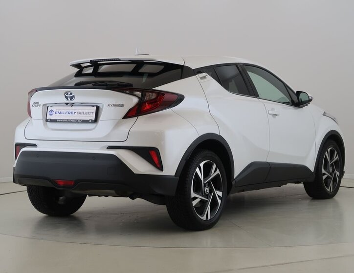 Toyota C-HR SUV / Terénní 1,8 l 72 kw
