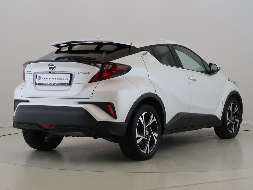 Toyota C-HR SUV / Terénní 1,8 l 72 kw