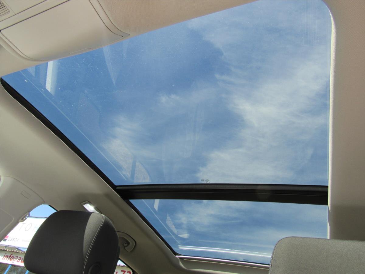 Volkswagen Touran Kombi 1,4 l 103 kw