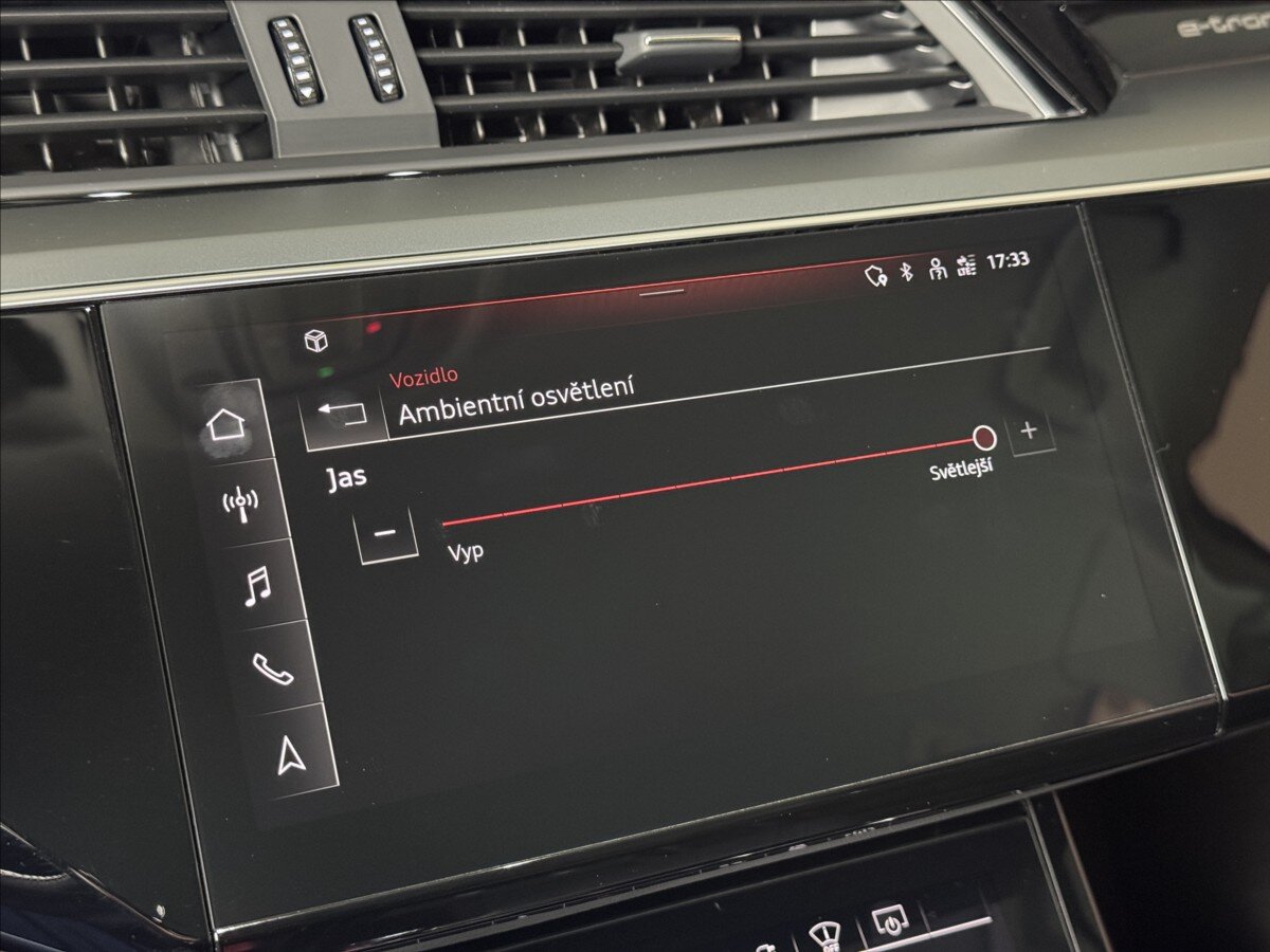 Audi e-tron SUV / Terénní 0,0 300 kw