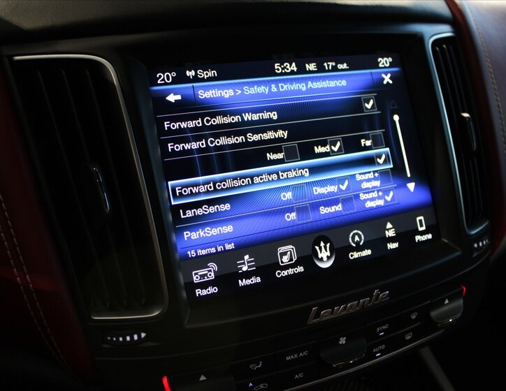 Maserati Levante SUV / Terénní 3,0 l 316 kw