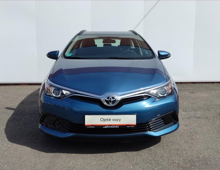 Toyota Auris Kombi 1,3 l 73 kw