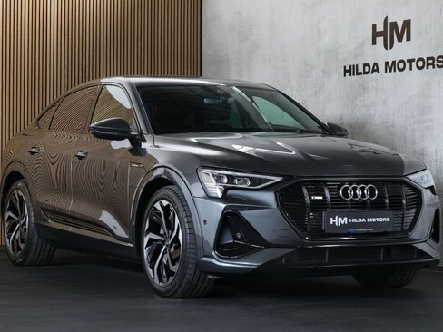 Audi e-tron SUV / Terénní 0,0 300 kw