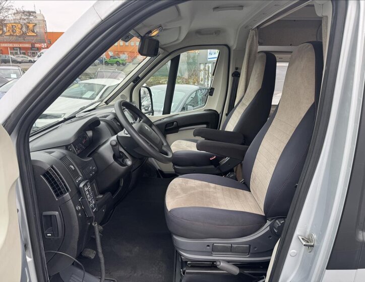 Peugeot Ostatní Ostatní 3,0 l 130 kw