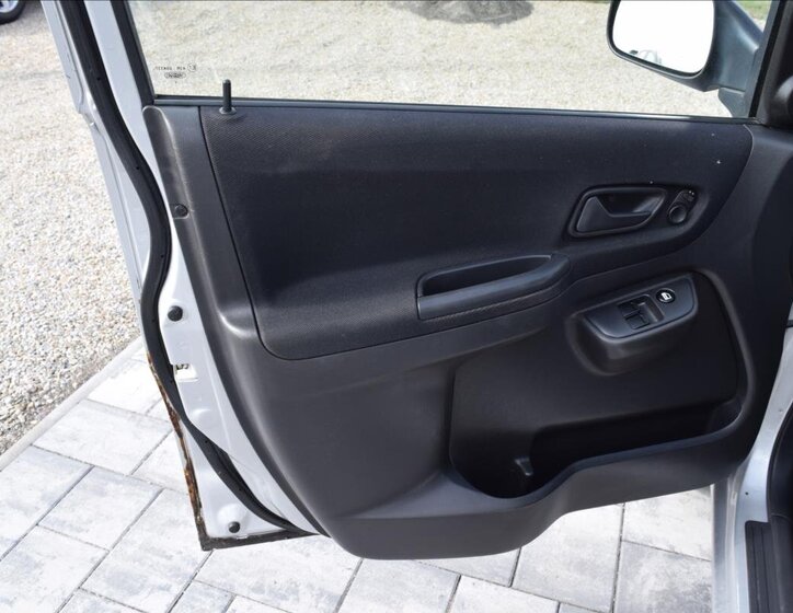 Subaru Justy Hatchback 1,3 l 66 kw