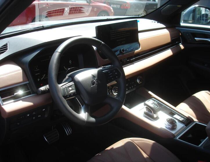 Mitsubishi Outlander 9