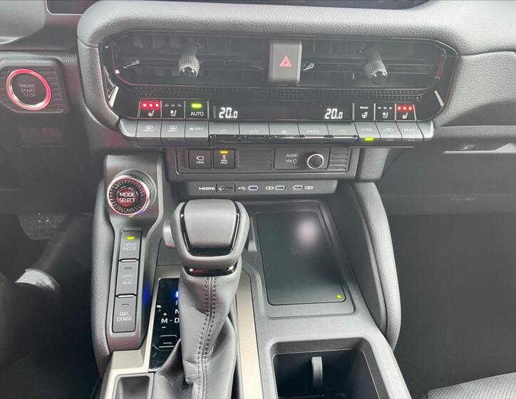 Toyota Land Cruiser 26