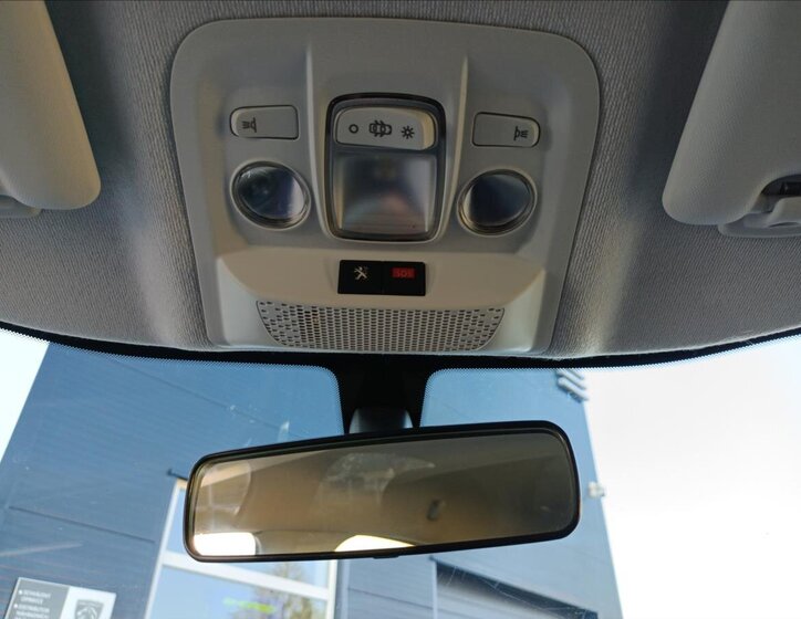 Peugeot 208 Hatchback 1,2 l 60 kw