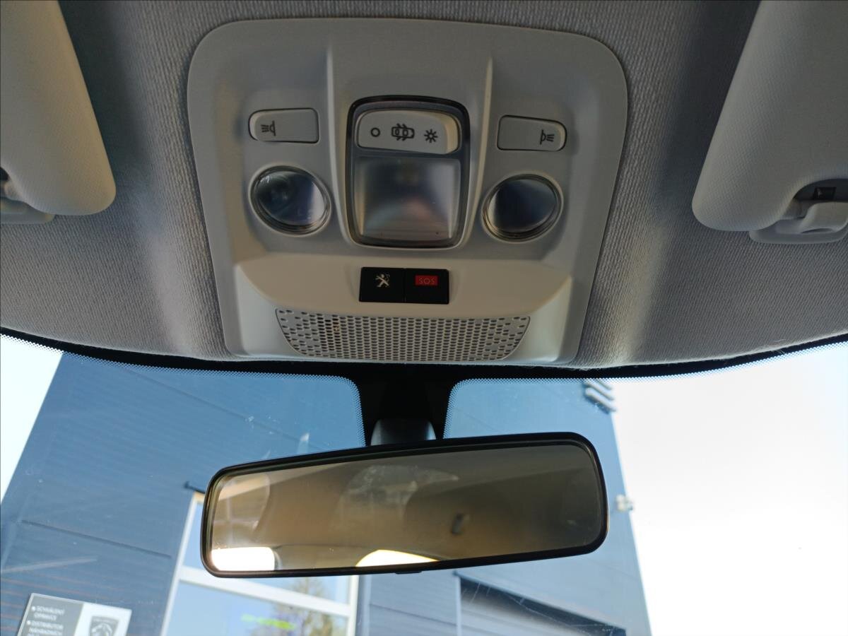 Peugeot 208 Hatchback 1,2 l 60 kw