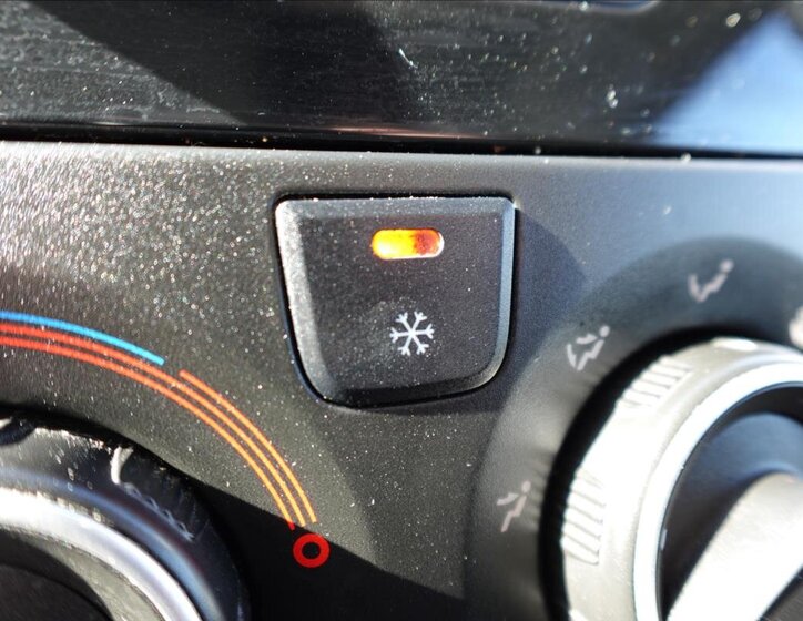 Peugeot Boxer Valník 2,2 l 121 kw